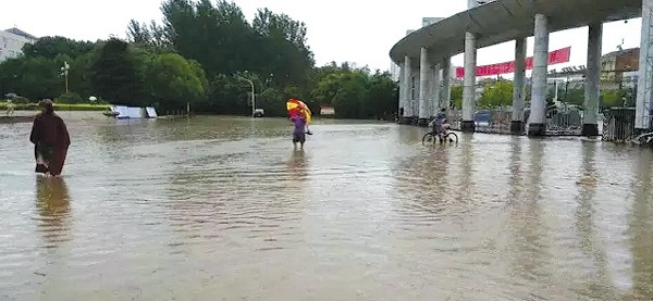 山東大暴雨，羅德移動泵車隨時(shí)待命